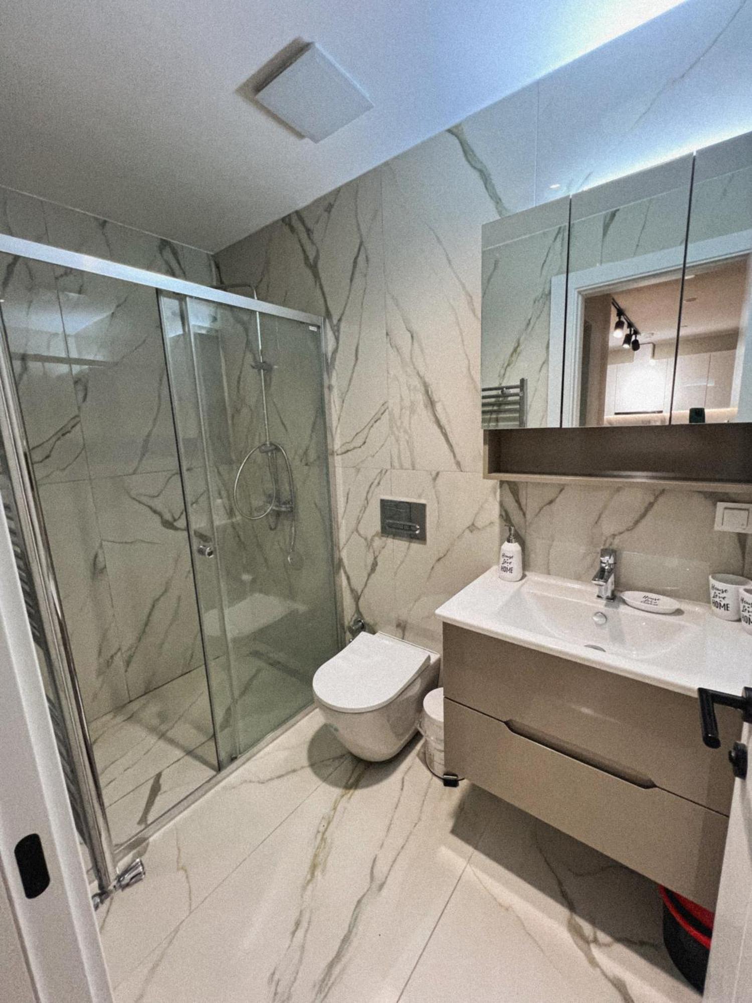 180° View Apartment In Diamond Building Skopje Exterior foto