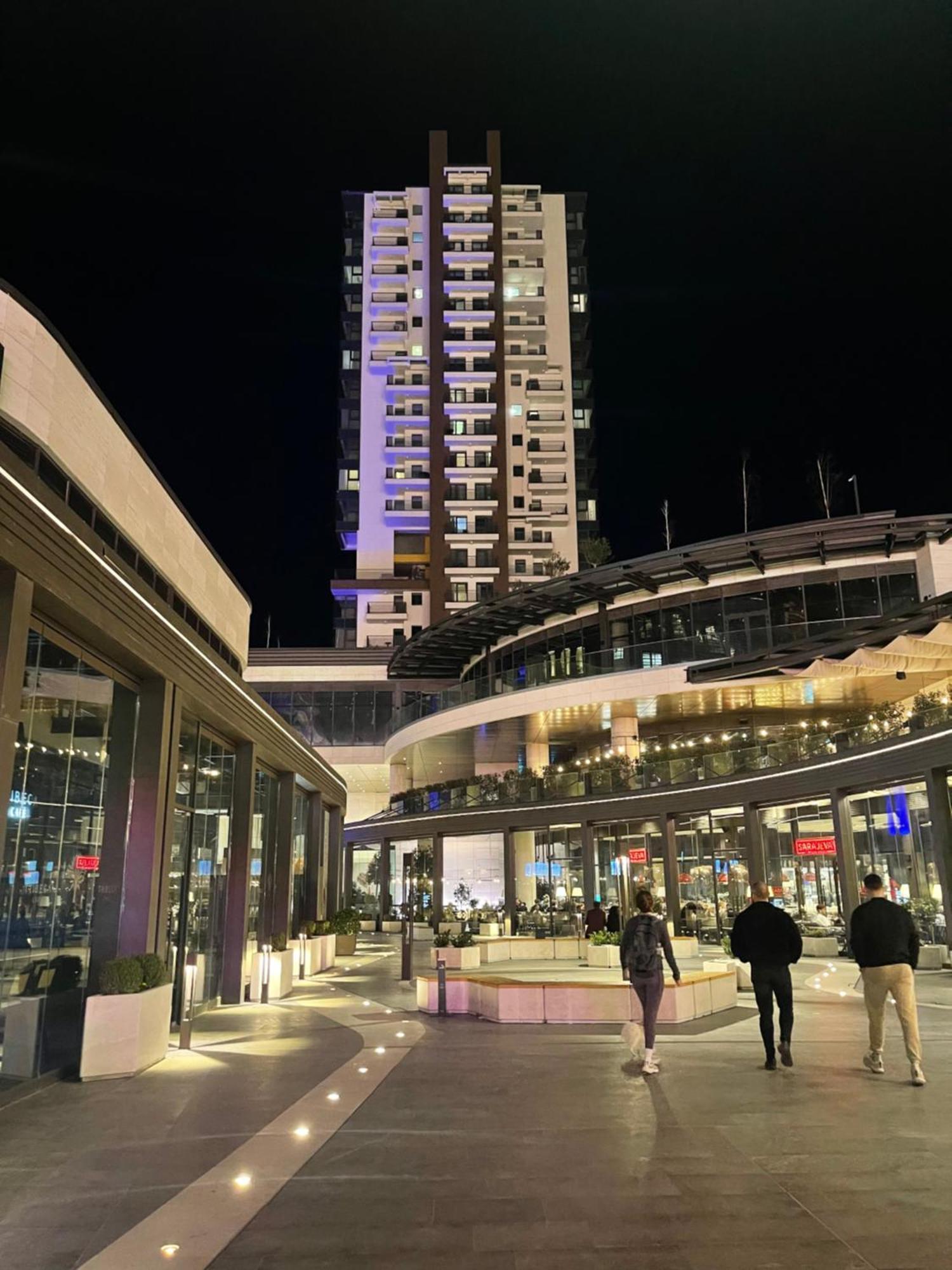 180° View Apartment In Diamond Building Skopje Exterior foto