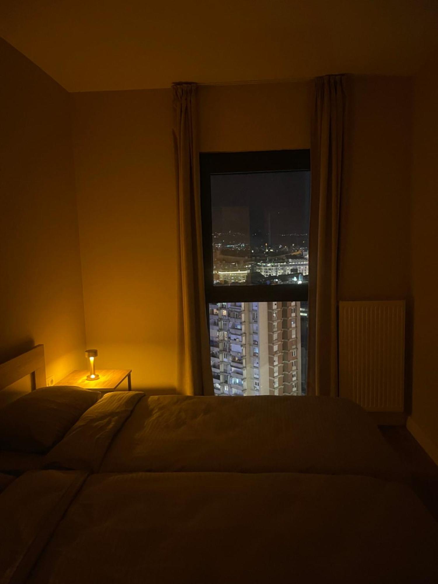 180° View Apartment In Diamond Building Skopje Exterior foto