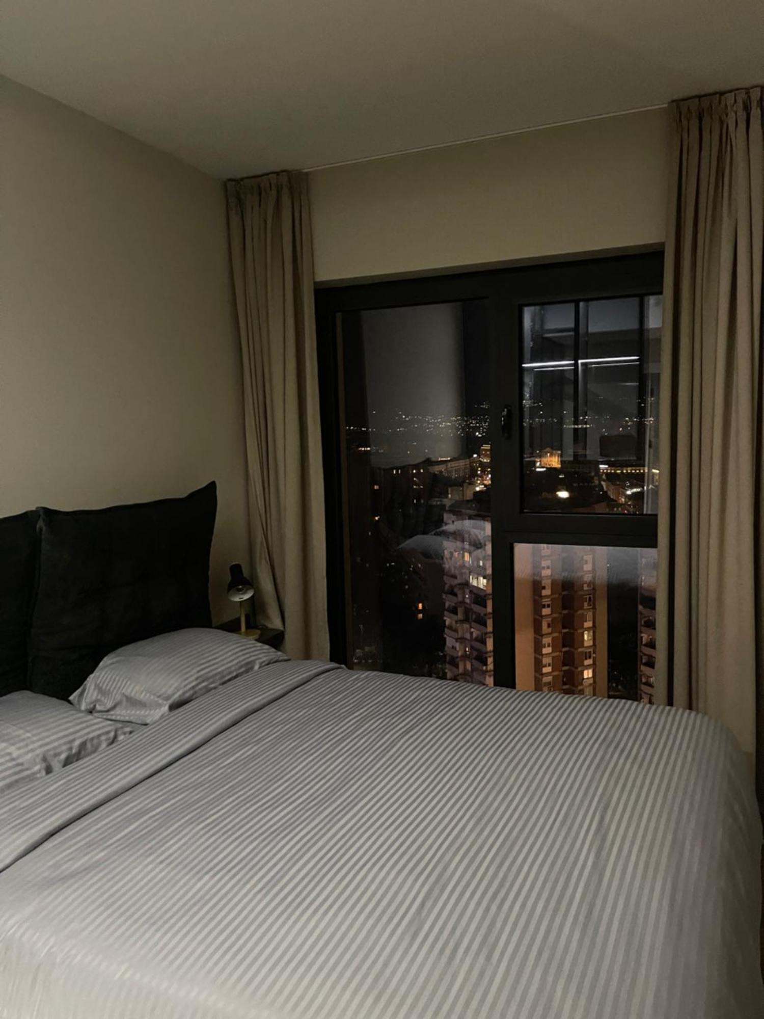 180° View Apartment In Diamond Building Skopje Exterior foto
