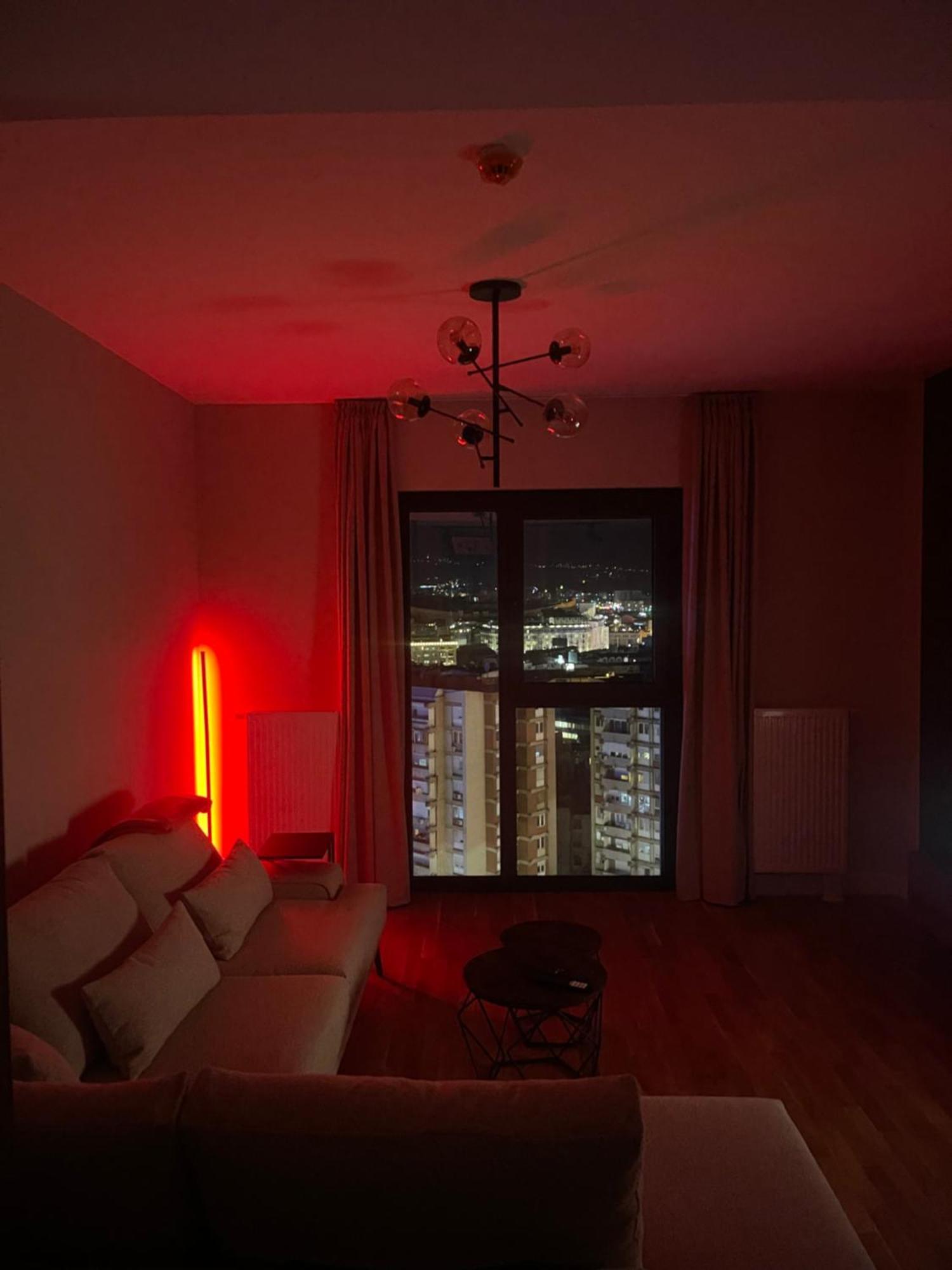 180° View Apartment In Diamond Building Skopje Exterior foto