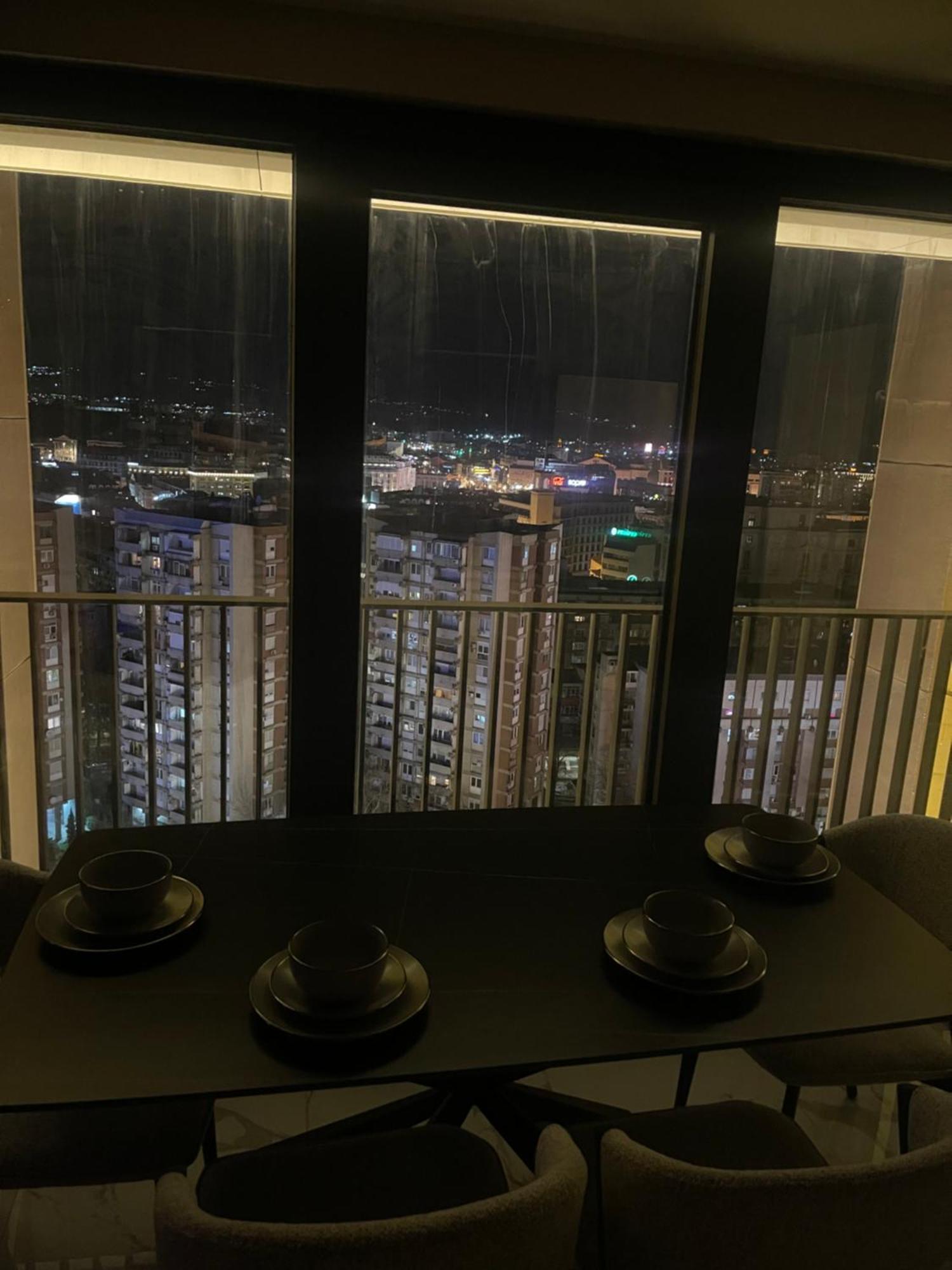 180° View Apartment In Diamond Building Skopje Exterior foto
